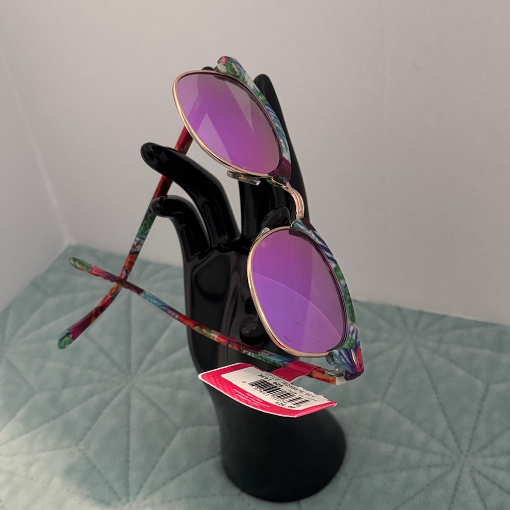 Sunglasses 😎by: Riviera 100% UV Protection NWT